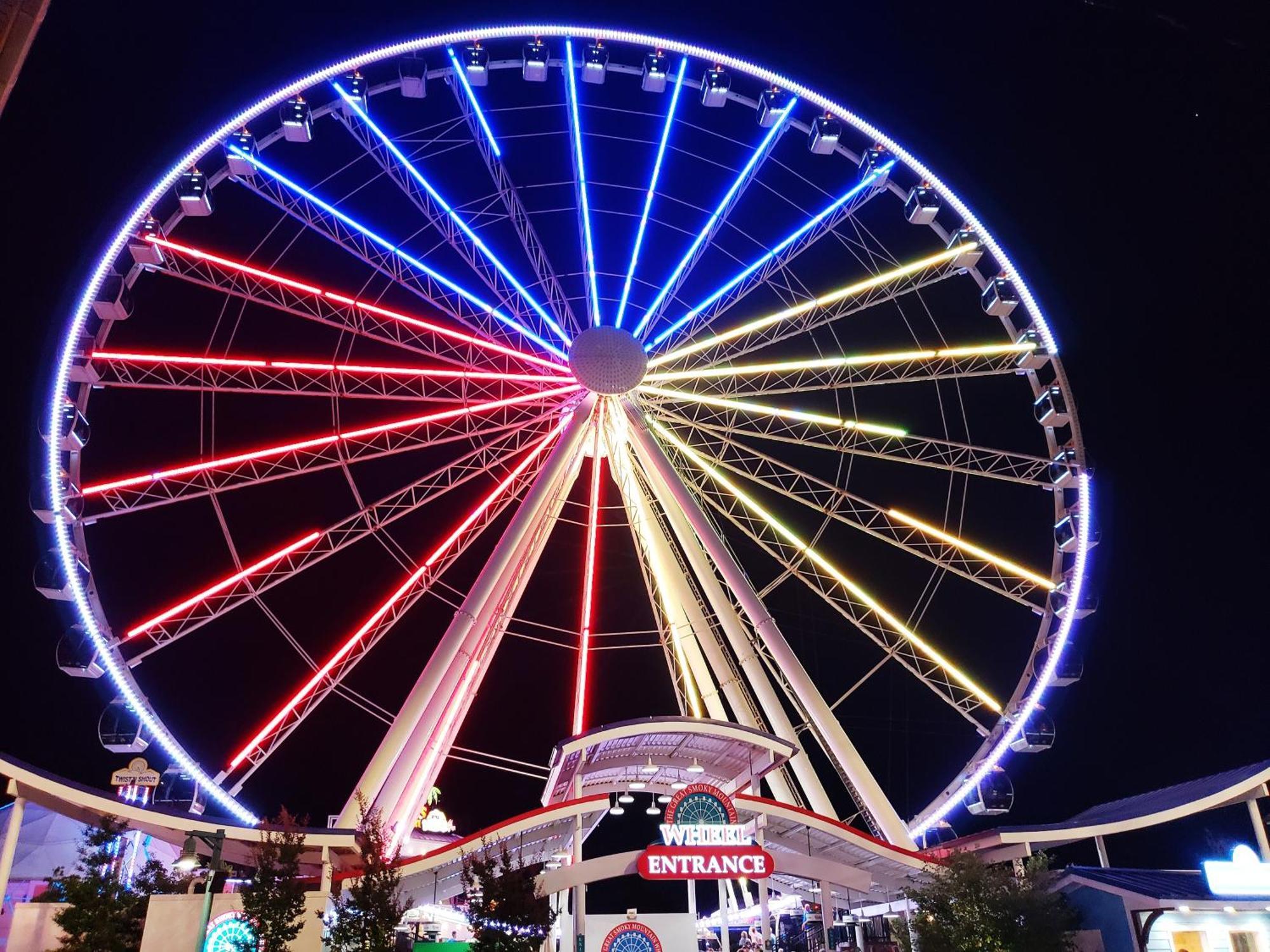 A Great Escape - Get 1089 Of Free Area Attraction Tickets For Each Paid Day, Dollywood And More! بيدجن فورج الغرفة الصورة